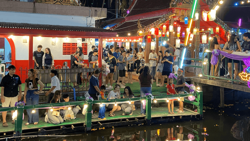 Local Loy Krathong festivities in pictures