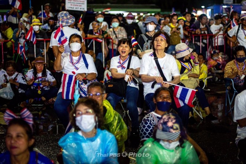 Mass protests against PM Paetongtarn - in pictures
