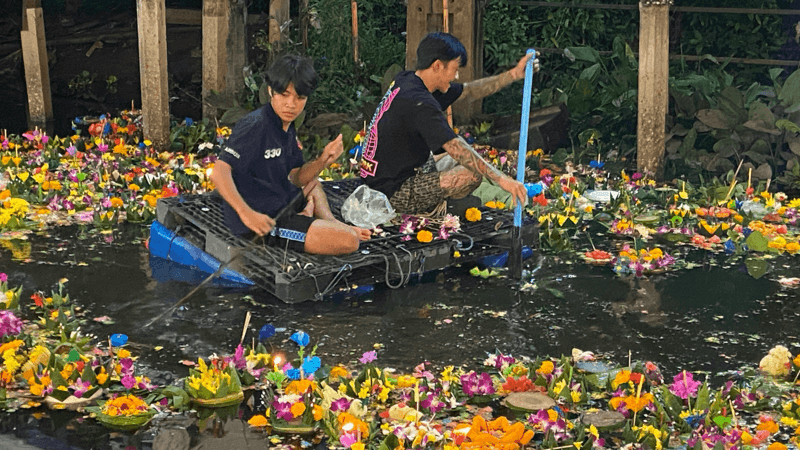 Local Loy Krathong festivities in pictures