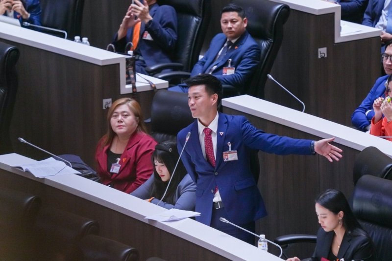 No-confidence debate against PM Paetongtarn - in pictures