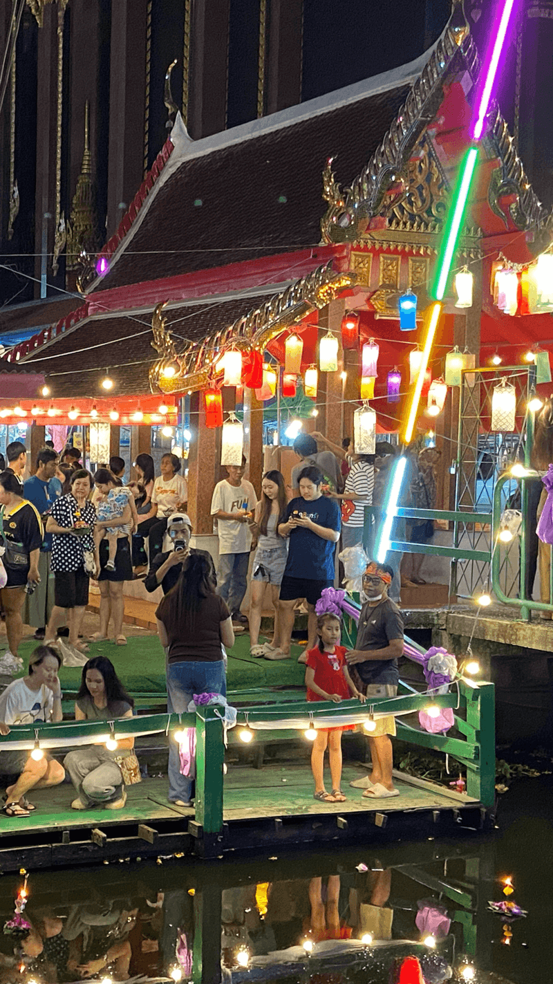 Local Loy Krathong festivities in pictures