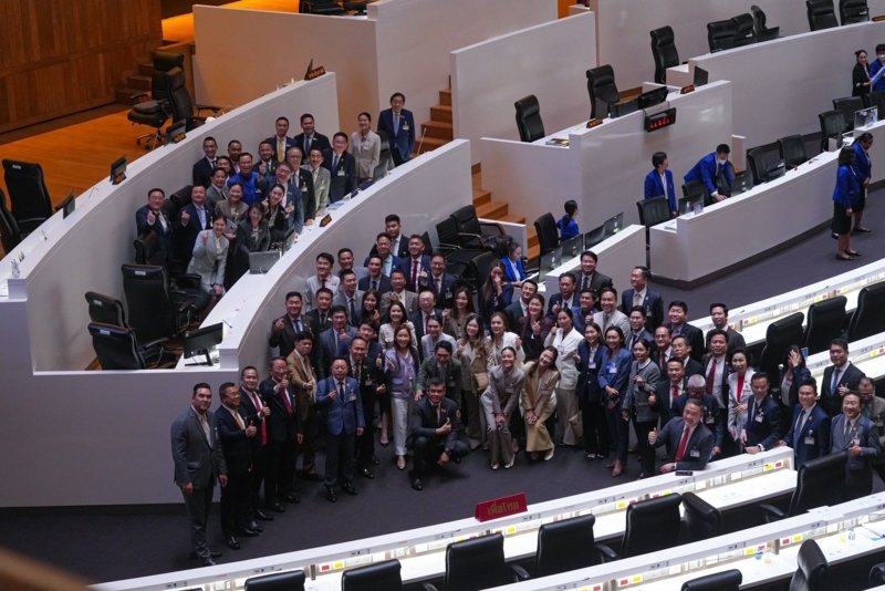No-confidence debate against PM Paetongtarn - in pictures