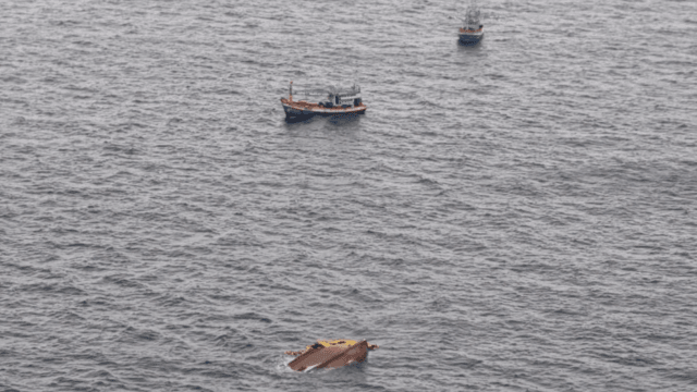 Naval divers to join search for five missing trawler crew members off Sattahip