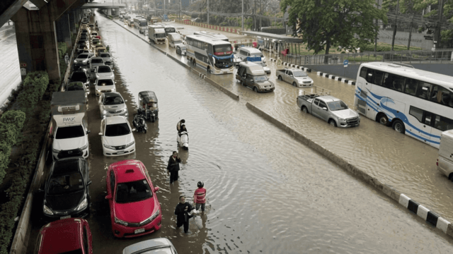 Bangkok gets flood alert via emergency cell system as rain continues