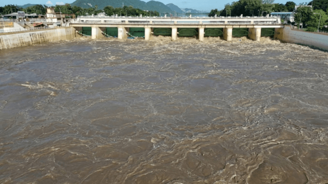 People in four central provinces warned of rising Mae Klong River