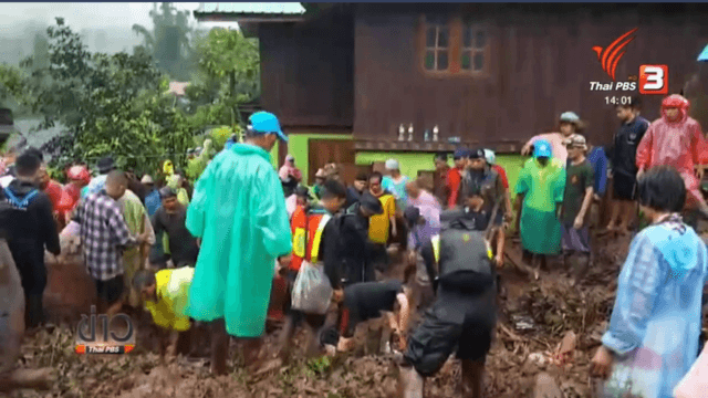 33 households evacuated for fear of second landslide 33 households evacuated for fear of second landslide