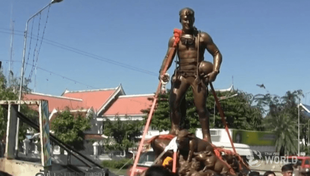 Ja Sam’s bronze statue arrives at Wat Rongkhun in Chiang Rai Ja Sam’s bronze statue arrives at Wat Rongkhun in Chiang Rai