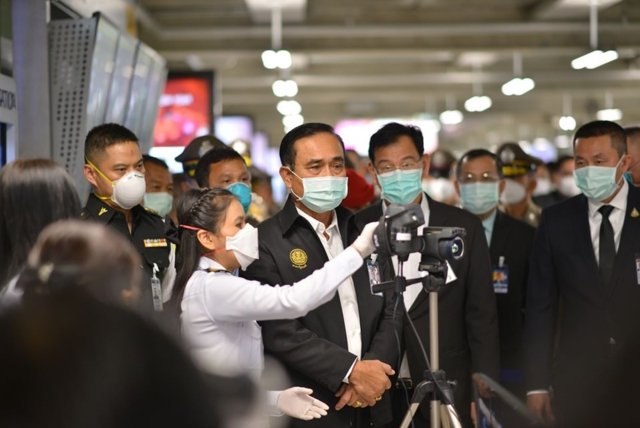 Prayut puts brake on proposal to suspend visa on arrival for Chinese Prayut puts brake on proposal to suspend visa on arrival for Chinese