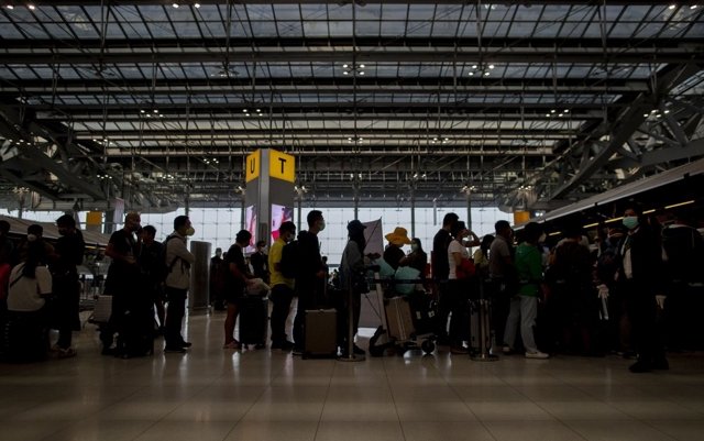 Concern over risk of increased infections transmitted by Thais returning from high-risk areas Concern over risk of increased infections transmitted by Thais returning from high-risk areas