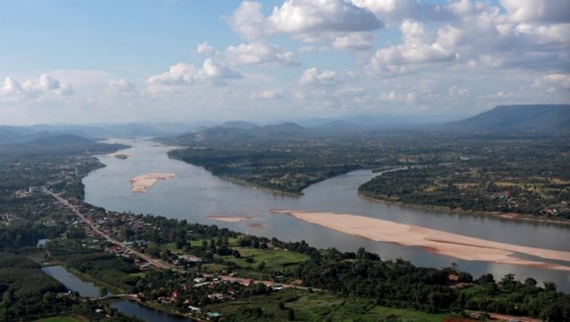 Mekong nations pressed to share data as water level falls to new low Mekong nations pressed to share data as water level falls to new low