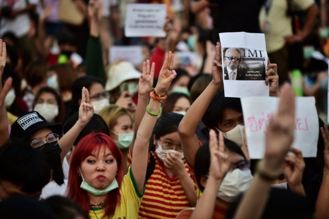Thailand’s PM to open a forum for students to air their political views Thailand’s PM to open a forum for students to air their political views