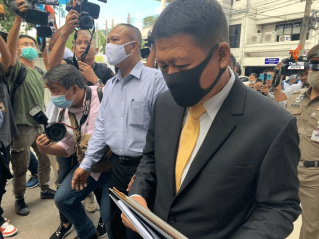 Thai PM’s twin daughters file harassment and defamation complaint Thai PM’s twin daughters file harassment and defamation complaint
