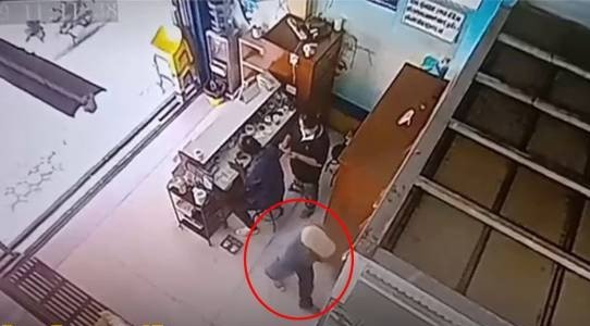 Hospital director killed by lone gunman in his own clinic Hospital director killed by lone gunman in his own clinic