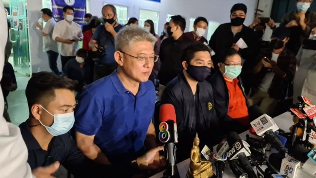 Ex-TV anchor Sorayuth freed from prison, to wear tag for two more years Ex-TV anchor Sorayuth freed from prison, to wear tag for two more years