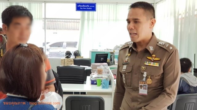 Two senior Thonglor police officers transferred over pub COVID-19 cluster Two senior Thonglor police officers transferred over pub COVID-19 cluster