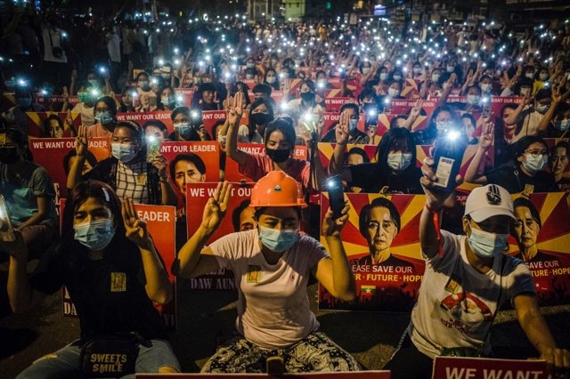 Myanmar Journal: Another charge for Suu Kyi, just before the annual Thingyan Myanmar Journal: Another charge for Suu Kyi, just before the annual Thingyan