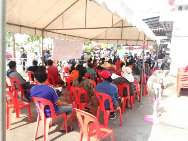 Thai seafood vendor tests positive for COVID-19 a week after inoculation Thai seafood vendor tests positive for COVID-19 a week after inoculation