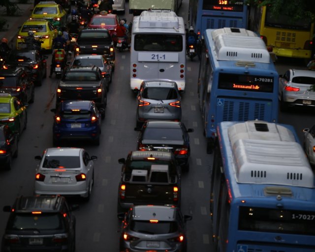 Clampdown on excessive vehicle exhaust in and around Bangkok Clampdown on excessive vehicle exhaust in and around Bangkok