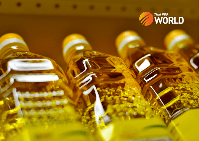 Bottled palm oil price soars to over 70 baht per litre Bottled palm oil price soars to over 70 baht per litre