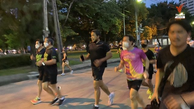Bangkok Governor-elect Chadchart begins his day jogging in Lumpini Park Bangkok Governor-elect Chadchart begins his day jogging in Lumpini Park