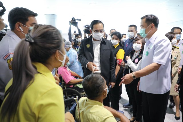 Thai PM apologises as many vaccination appointments postponed Thai PM apologises as many vaccination appointments postponed