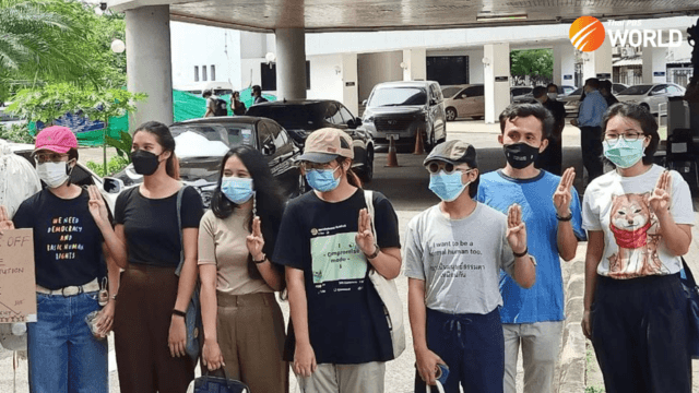 13 protesters from October rally at German embassy indicted for lèse majesté, sedition 13 protesters from October rally at German embassy indicted for lèse majesté, sedition