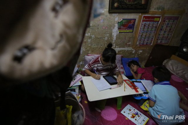 Challenges of online learning mount as schools in many Thai provinces closed Challenges of online learning mount as schools in many Thai provinces closed