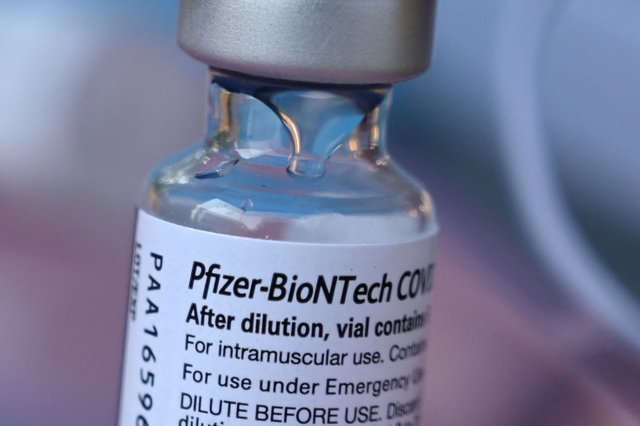 Thai netizens fierily debate Pfizer vaccine for students as anti-vaxxers emerge Thai netizens fierily debate Pfizer vaccine for students as anti-vaxxers emerge