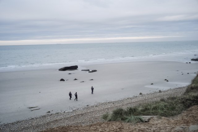 Migrant boat capsizes in English Channel; at least 31 dead Migrant boat capsizes in English Channel; at least 31 dead