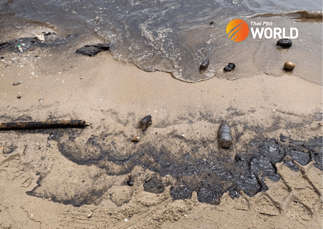 Officials investigate oil slicks washed ashore on Bang Saen beach Officials investigate oil slicks washed ashore on Bang Saen beach