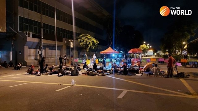 Protest groups vow to return Wednesday to press for PM’s resignation Protest groups vow to return Wednesday to press for PM’s resignation