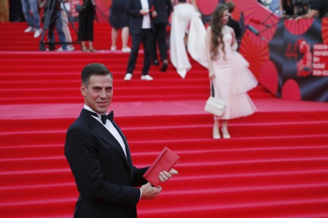 Moscow film festival opens with praise of soldiers in Donbas Moscow film festival opens with praise of soldiers in Donbas