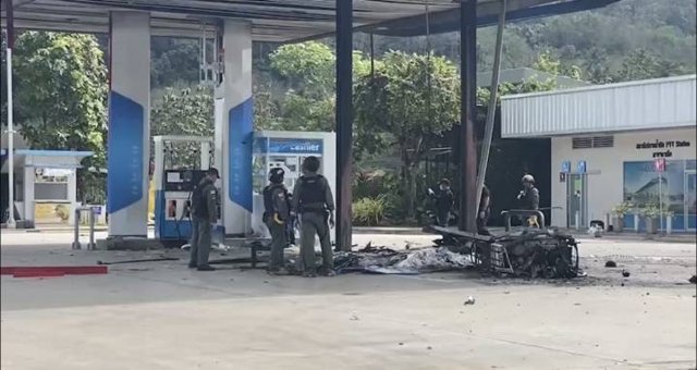 Petrol pump at PTT service station in Yala torched Petrol pump at PTT service station in Yala torched
