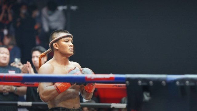 Boxer Buakaw joins Kun Khmer spat between Thailand and Cambodia Boxer Buakaw joins Kun Khmer spat between Thailand and Cambodia