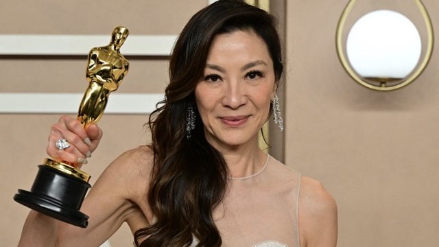 Michelle Yeoh makes history as first Asian to win best actress Oscar Michelle Yeoh makes history as first Asian to win best actress Oscar