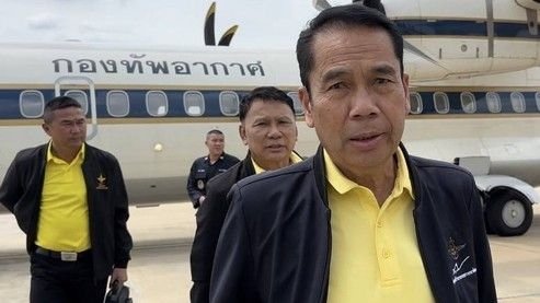 Defence minister cancels visit to Phrae due to his plane's mechanical problem Defence minister cancels visit to Phrae due to his plane's mechanical problem