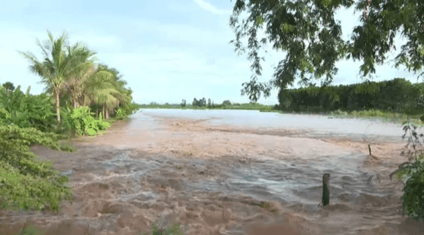 Bangkok prepares 1.5 million sandbags to reinforce floodwalls Bangkok prepares 1.5 million sandbags to reinforce floodwalls