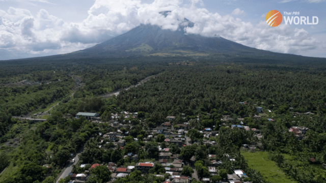 Poor villagers risk their lives in danger zone as Philippines' most active volcano erupts Poor villagers risk their lives in danger zone as Philippines' most active volcano erupts