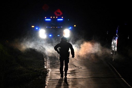 'Armed and dangerous' Army reservist still at large after US mass shooting 'Armed and dangerous' Army reservist still at large after US mass shooting