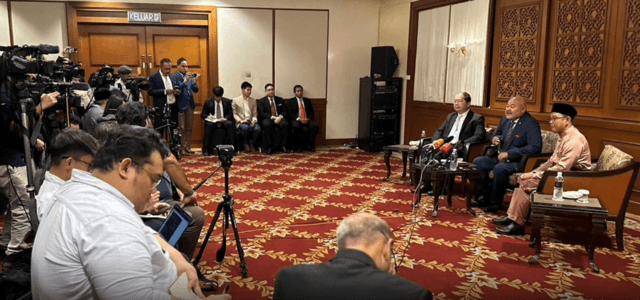 Southern civic groups want peace talks in parallel with Gov-BRN talks Southern civic groups want peace talks in parallel with Gov-BRN talks