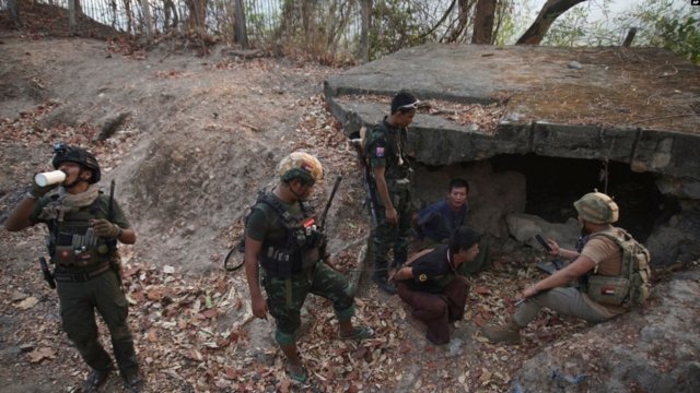 Myanmar border hub residents flee to Thailand amid gunfire, explosions Myanmar border hub residents flee to Thailand amid gunfire, explosions