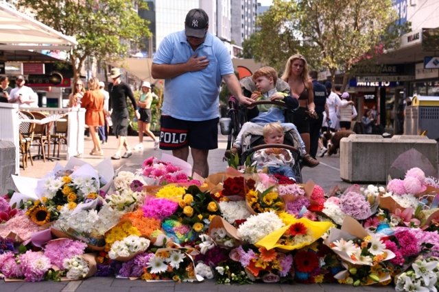 Sydney mall attacker identified, 'nothing' to suggest terror motive Sydney mall attacker identified, 'nothing' to suggest terror motive