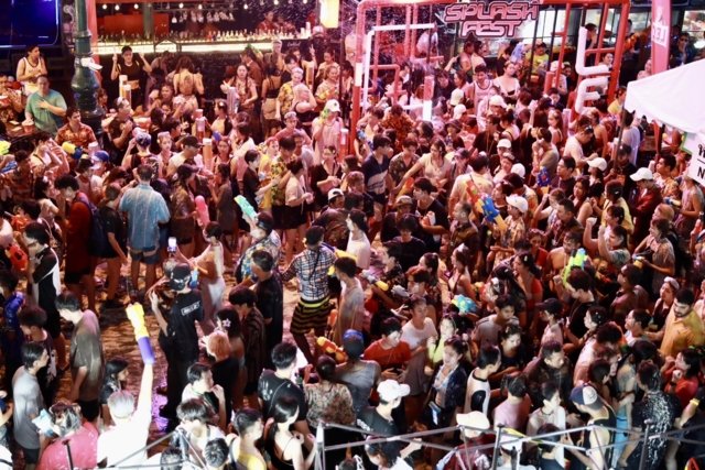 4-day Songkran festival brought 500m Baht to Khaosan Road 4-day Songkran festival brought 500m Baht to Khaosan Road