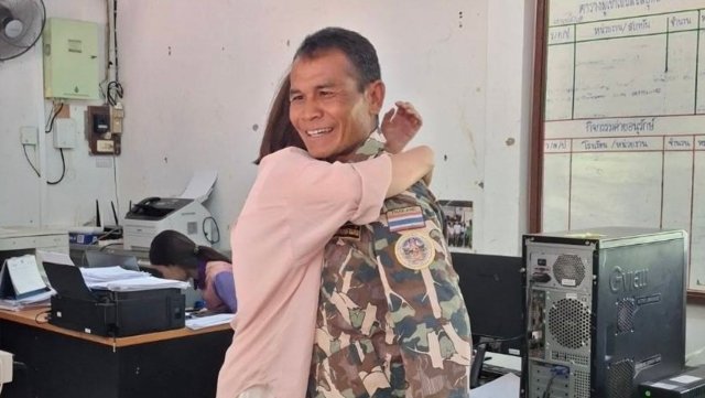 Chinese woman, rescued from cliff fall five years ago returns to thank her saviors Chinese woman, rescued from cliff fall five years ago returns to thank her saviors