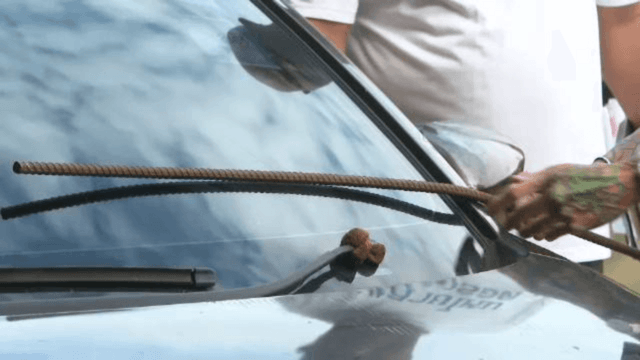 Motorist claims steel rod fell from Pink Line, damaging car Motorist claims steel rod fell from Pink Line, damaging car