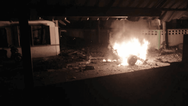 Two injured by car bomb in Narathiwat Sunday night Two injured by car bomb in Narathiwat Sunday night