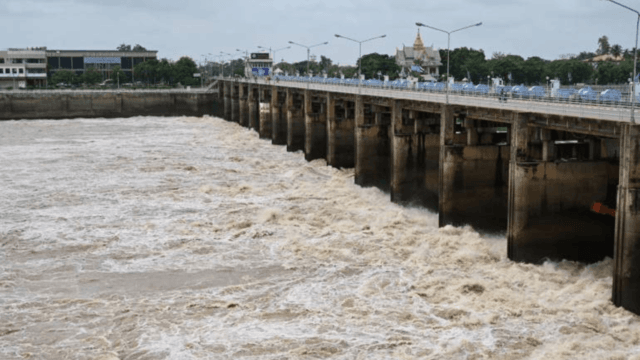 River overflows possible in Bangkok and neighbouring provinces until Friday River overflows possible in Bangkok and neighbouring provinces until Friday
