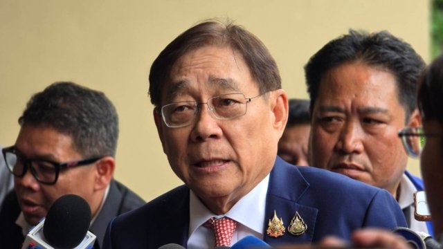 Govt. to consider 10,000 baht benefit for over 60s with no welfare card Govt. to consider 10,000 baht benefit for over 60s with no welfare card