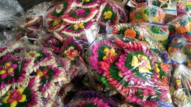 Thais nationwide will celebrate Loy Krathong festival tonight Thais nationwide will celebrate Loy Krathong festival tonight