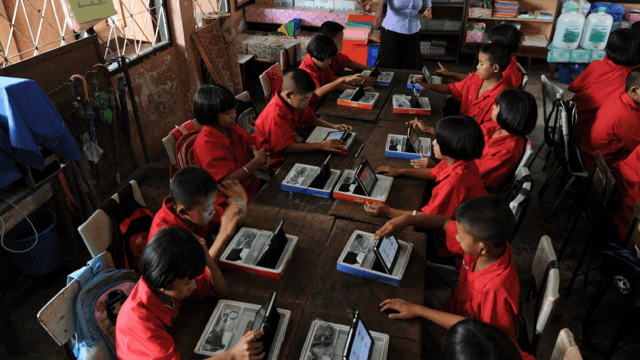 Free tablet device scheme... A solution or another problem? Free tablet device scheme... A solution or another problem?